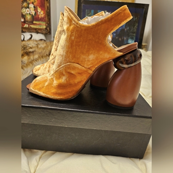 Dries Van Noten Shoes - DRIES VAN NOTEN velvet heels